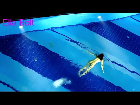 ❤️ No puc parar de mirar-la, jove rossa presa nedant nua a la piscina del complex ELLA BOLT ❤️❌ Sexe de qualitat al ca.raceporn.ru