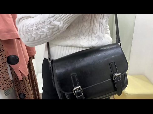 ❤️ Masturbació pública de la jove gossa FeralBerry amb un consolador al provador ❤️❌ Sexe de qualitat al ca.raceporn.ru